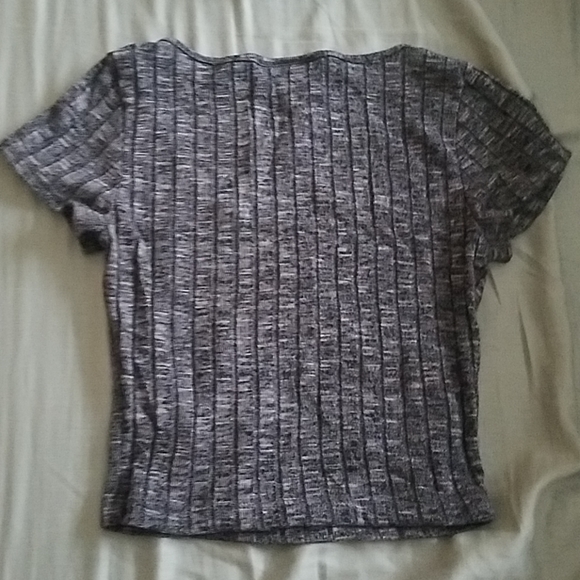 Gray crop top - Picture 3 of 3